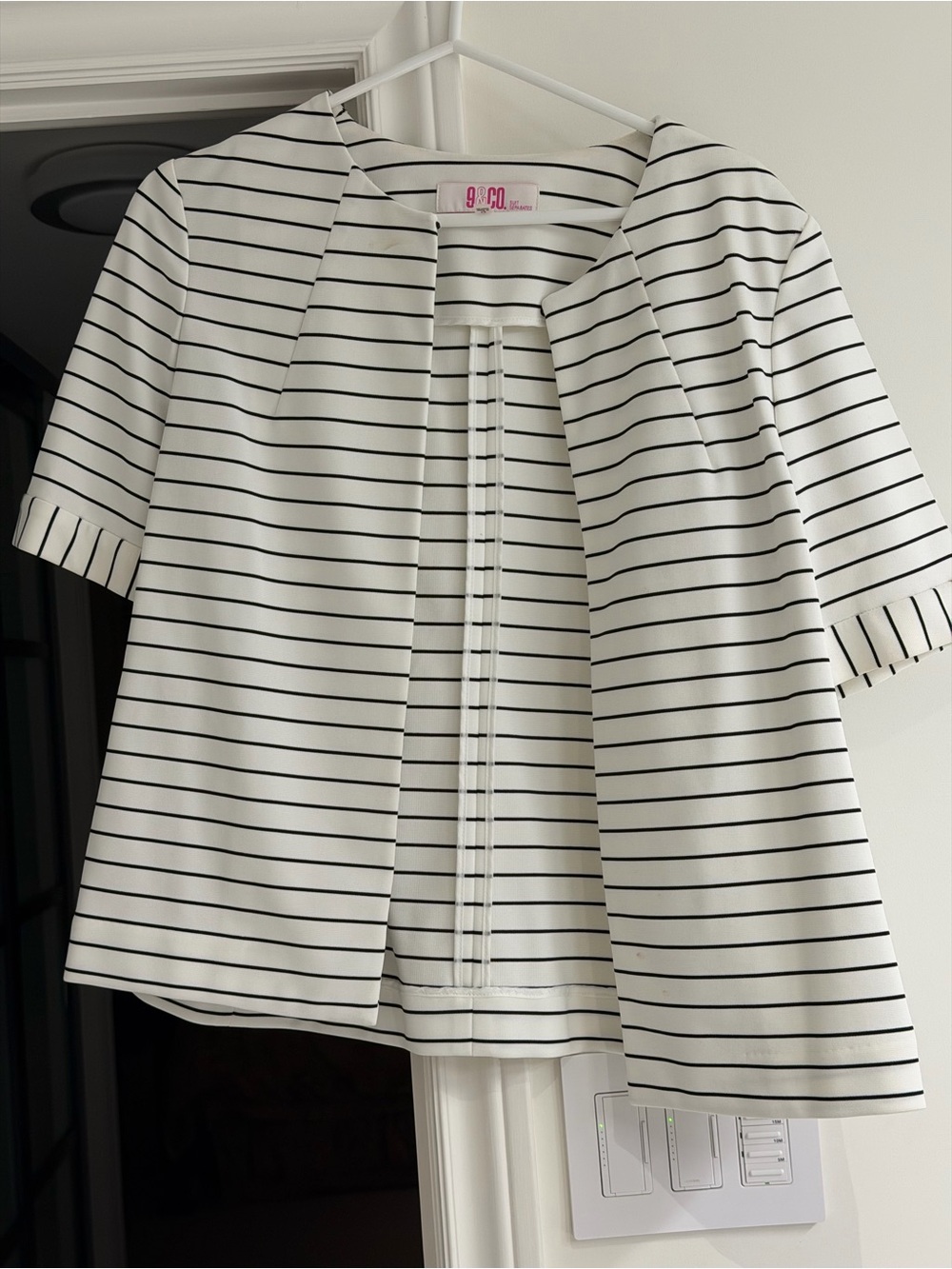 9 & Co. White Striped Short Sleeve Jacket